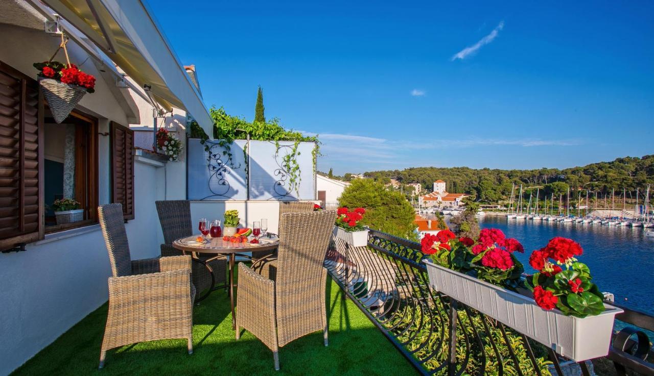 Golden View Luxury Apartment Маслиница Экстерьер фото