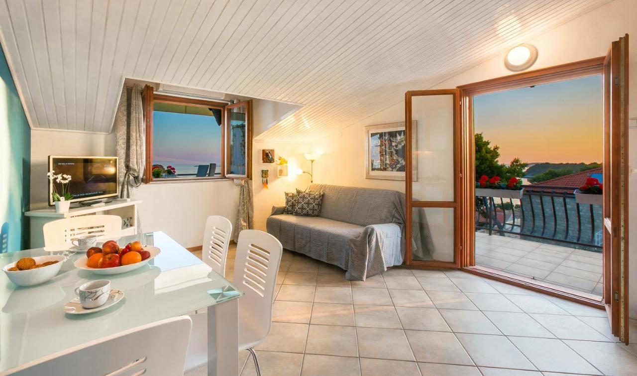 Golden View Luxury Apartment Маслиница Экстерьер фото